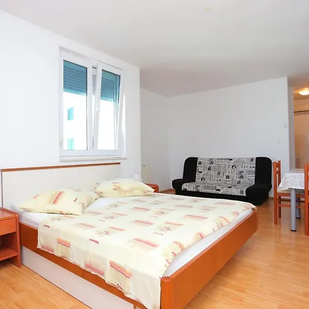 And By The Sea - 16536 Гостьовий будинок Трогір