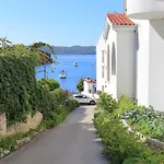 And By The Sea - 16536 Гостьовий будинок