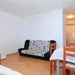 And By The Sea - 16536 Гостьовий будинок 3*