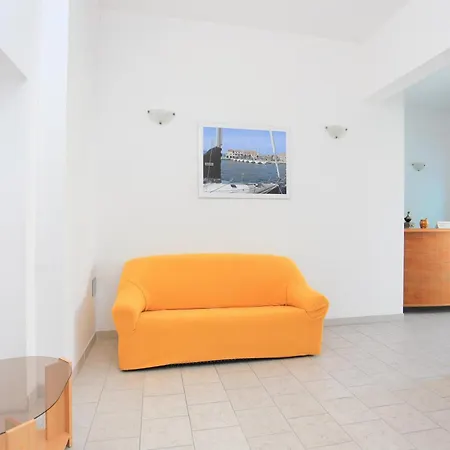 And By The Sea - 16536 3* Trogir