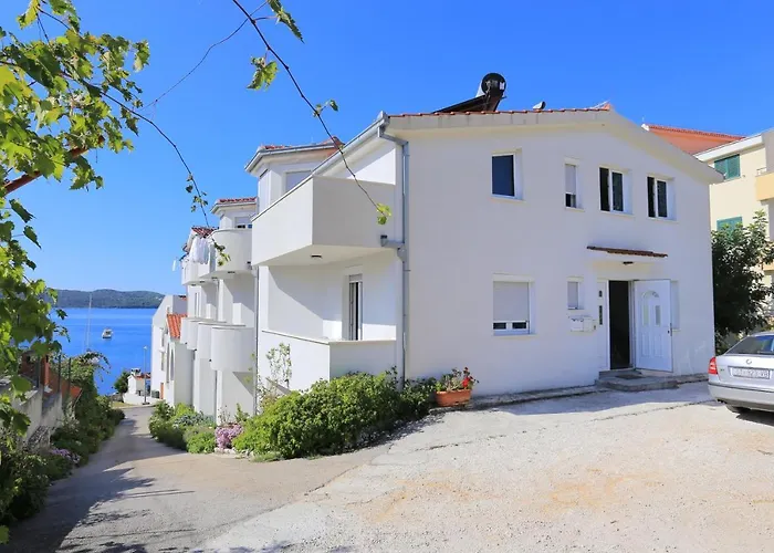 And By The Sea - 16536 3* Trogir