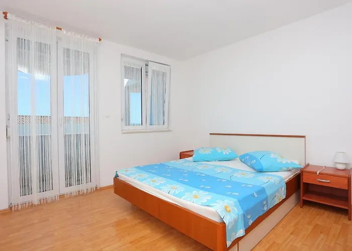 And By The Sea - 16536 Pensionat Trogir