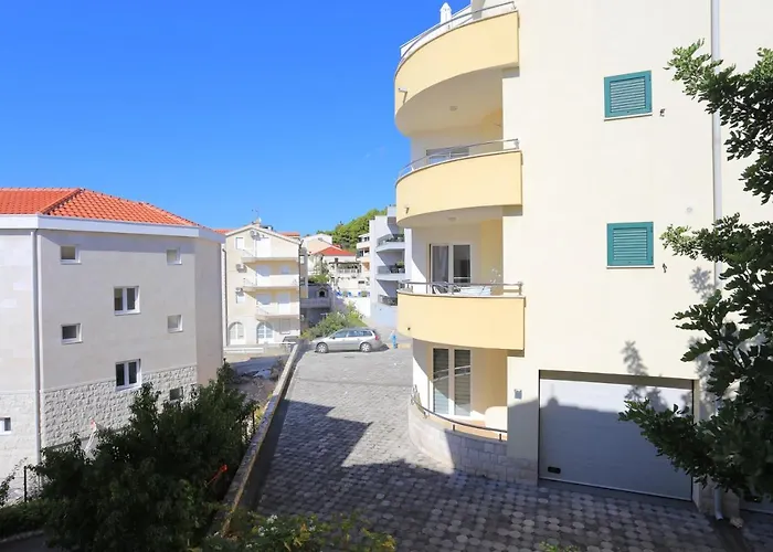 And By The Sea - 16536 Casa de hóspedes