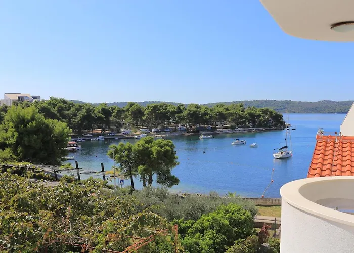 Casa de hóspedes And By The Sea - 16536 Trogir