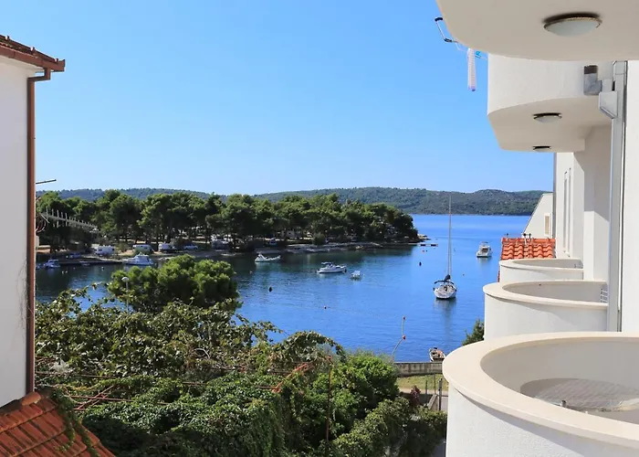 And By The Sea - 16536 Trogir